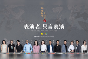 小南脱了内裤打开腿让人c